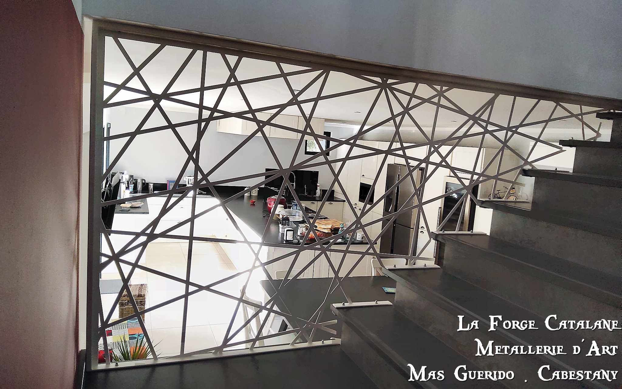 rampant toute hauteur remplissage barreaudages entremeles en fer carre  Forge Catalane.jpg